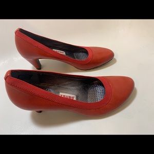 Tsubo red heels-made for walking!